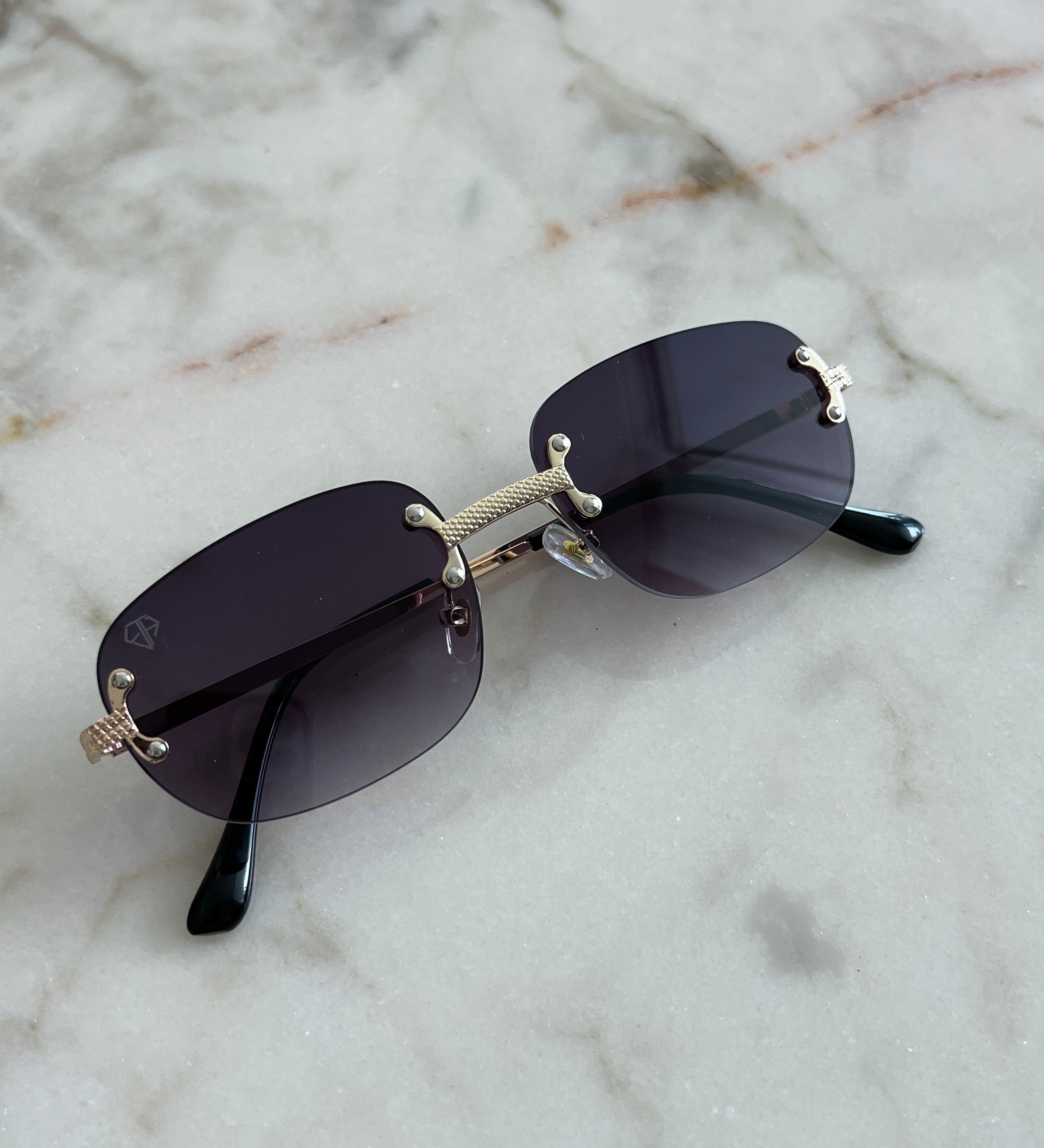 MAGNO | Gafas de sol gris ahumado